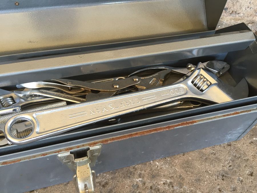 Sears Craftsman Metal Toolbox With Tools [Photo 4]