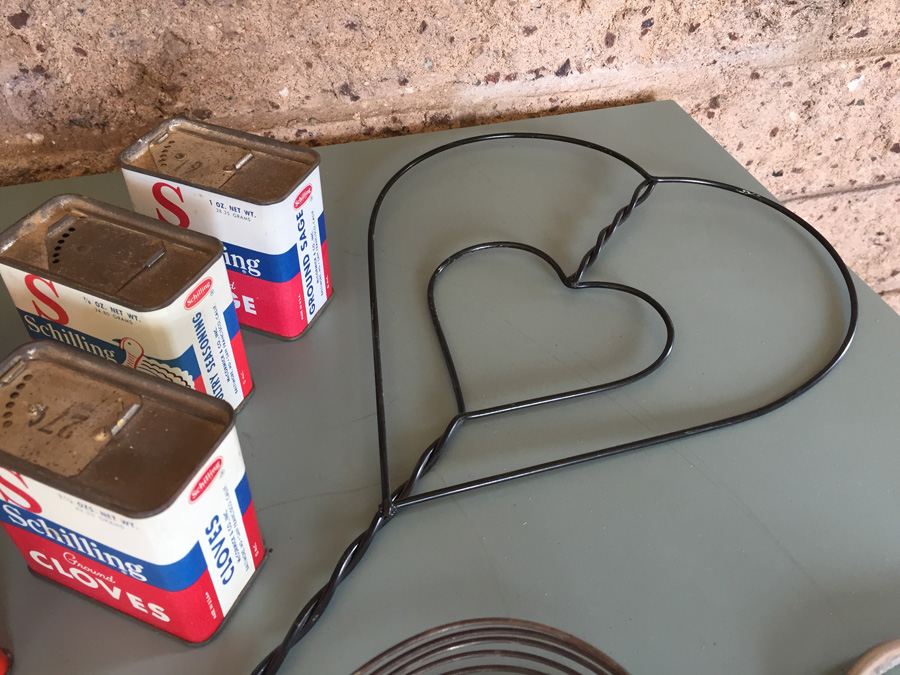 Vintage Kitchen Item Lot (Does Not Include Table) [Photo 19]