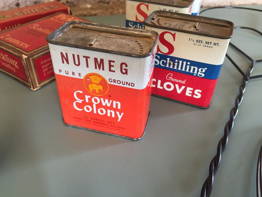 Vintage Kitchen Item Lot (Does Not Include Table) [Photo 20]