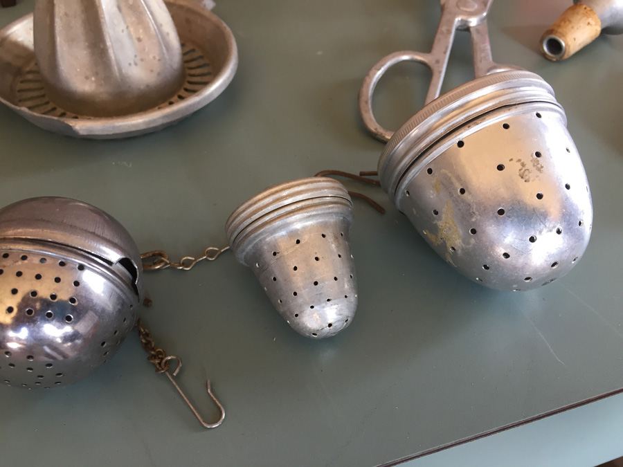 Vintage Kitchen Item Lot (Does Not Include Table) [Photo 11]