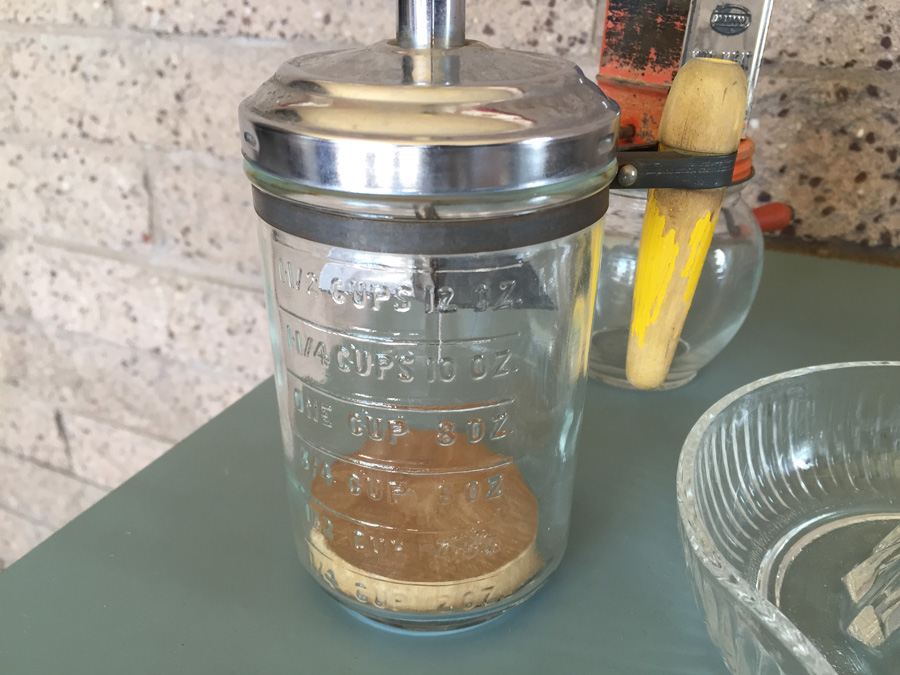 Vintage Kitchen Item Lot (Does Not Include Table) [Photo 4]