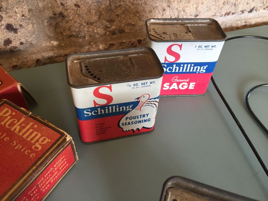 Vintage Kitchen Item Lot (Does Not Include Table) [Photo 21]