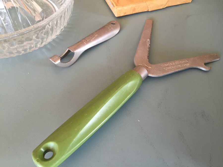 Vintage Kitchen Item Lot (Does Not Include Table) [Photo 8]