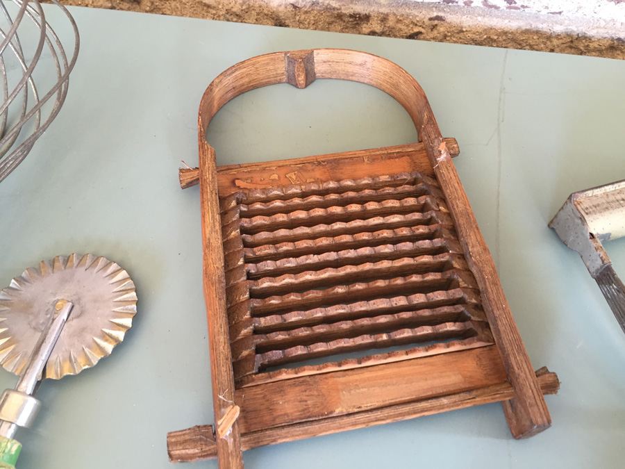 Vintage Kitchen Item Lot (Does Not Include Table) [Photo 10]