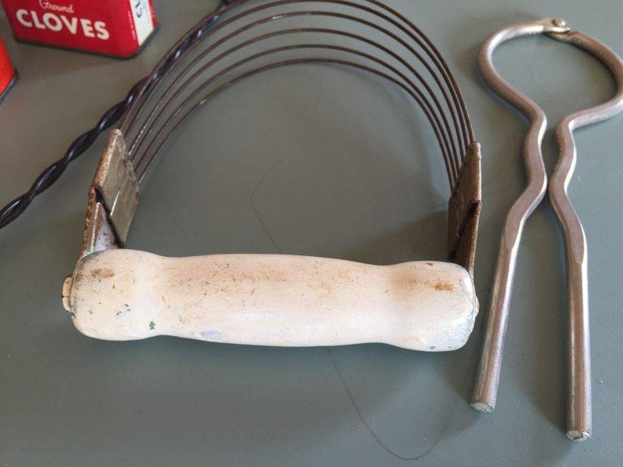 Vintage Kitchen Item Lot (Does Not Include Table) [Photo 17]