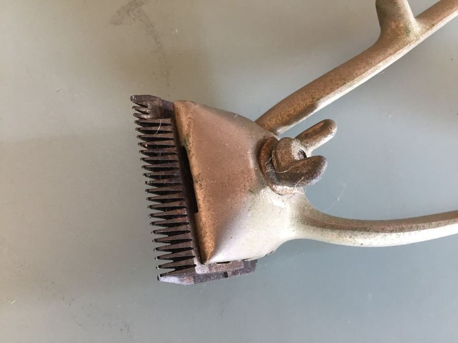 Vintage Manual Hair Clippers Trimmers And Vintage Hair Curling Iron Lot [Photo 6]