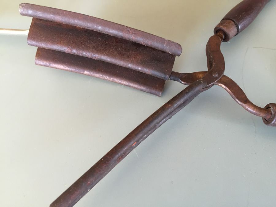 Vintage Manual Hair Clippers Trimmers And Vintage Hair Curling Iron Lot [Photo 8]