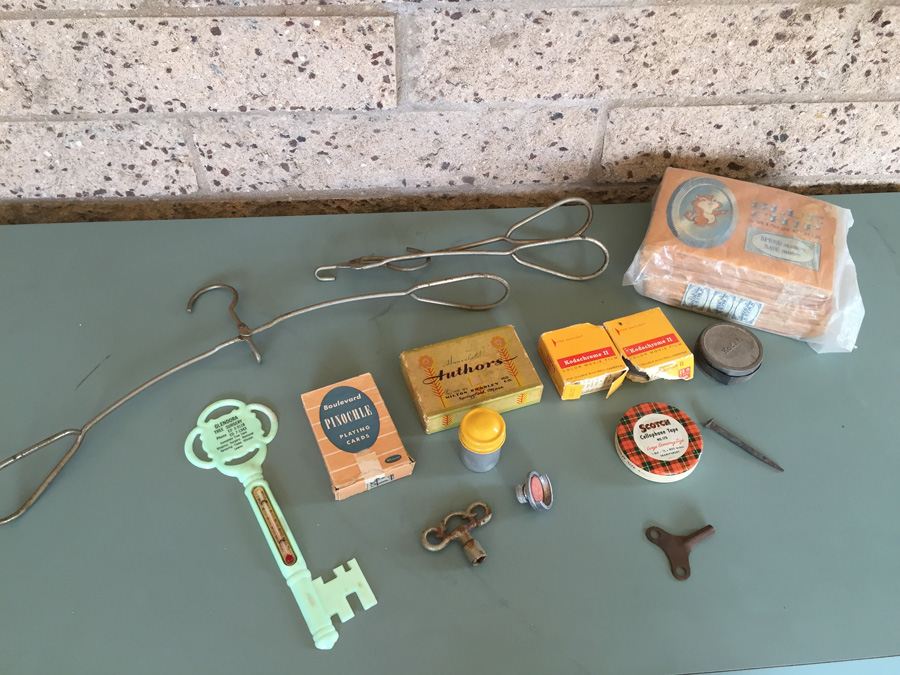 Vintage Lot - Includes 1931 Milton Bradley Household Authors [Photo 1]