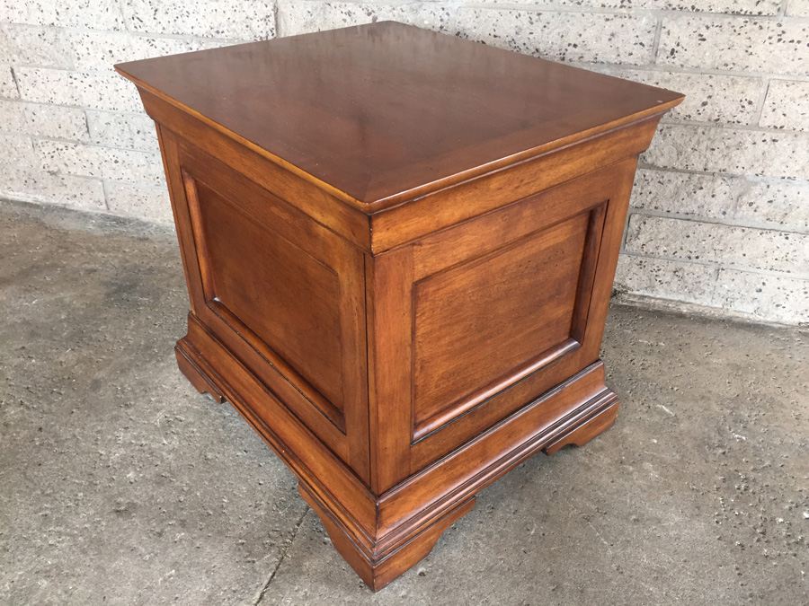 3-Drawer End Table [Photo 6]