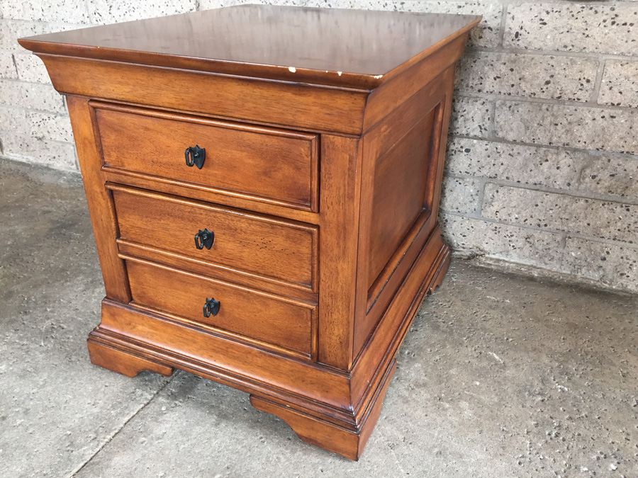 3-Drawer End Table [Photo 2]