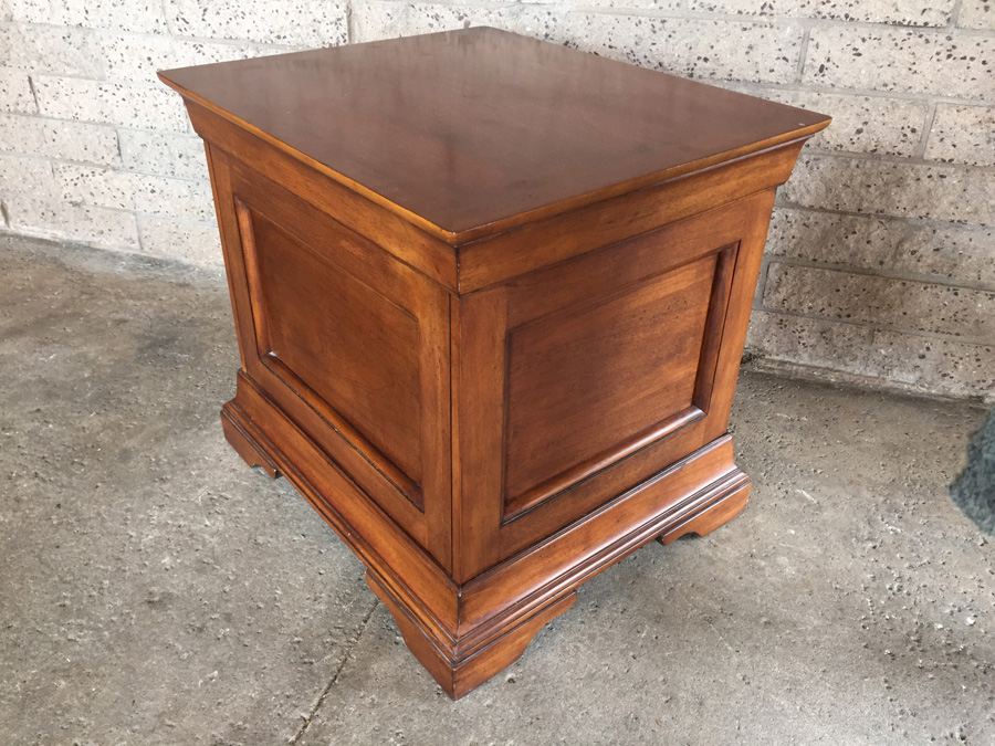 3-Drawer End Table [Photo 5]