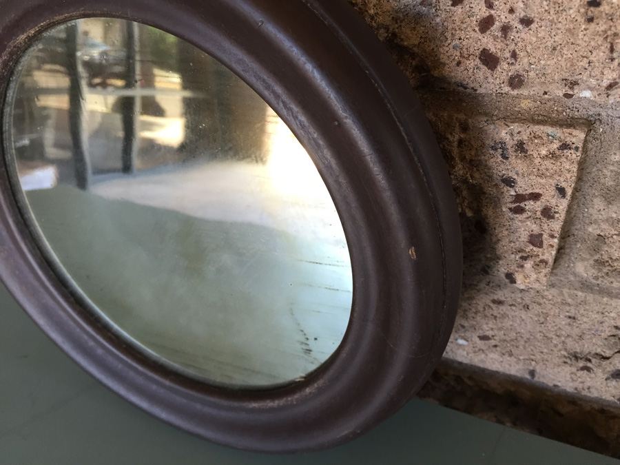 Small Round Vintage Mirror [Photo 5]