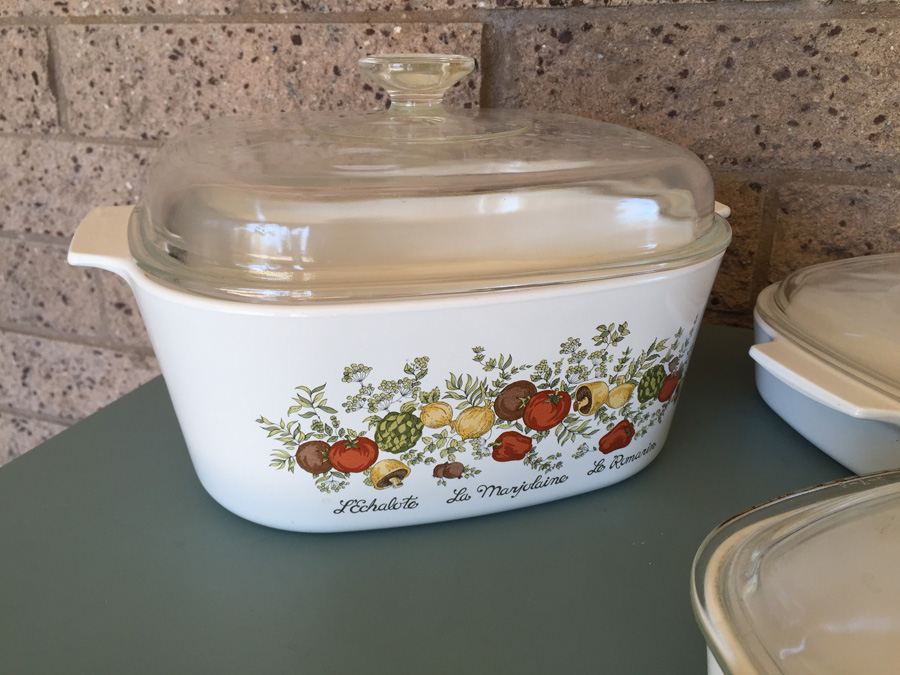 Large Vintage Corningware Set [Photo 2]