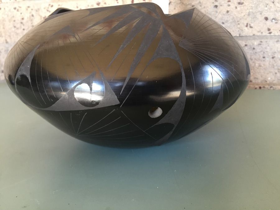 Mata Ortiz Potter Jaime Quezada Black on Black Pottery Pot Vase - Estimate $600-$900
