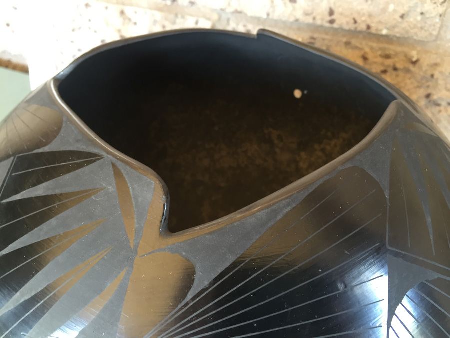 Mata Ortiz Potter Jaime Quezada Black on Black Pottery Pot Vase - Estimate $600-$900 [Photo 6]