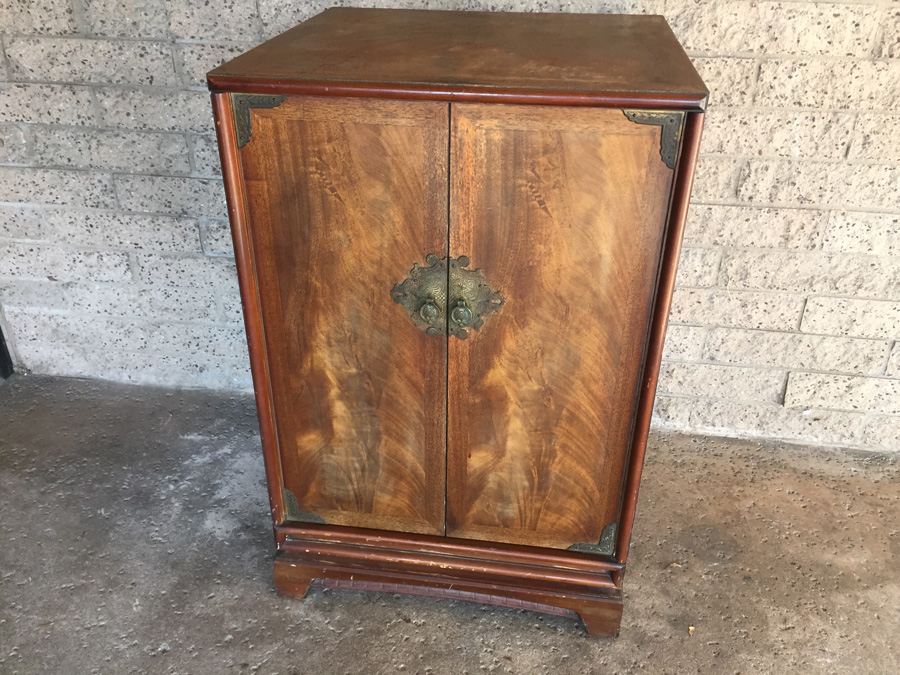 Old PHILCO Radio Asian-Style Cabinet On Casters