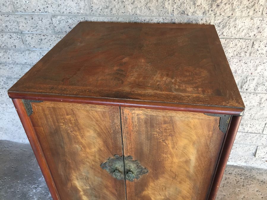 Old PHILCO Radio Asian-Style Cabinet On Casters [Photo 4]