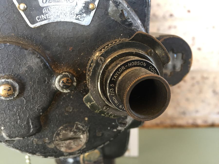 Vintage Bell & Howell Filmo Automatic Cine Camera And Craig Junior 8-16MM Film Splicer [Photo 7]