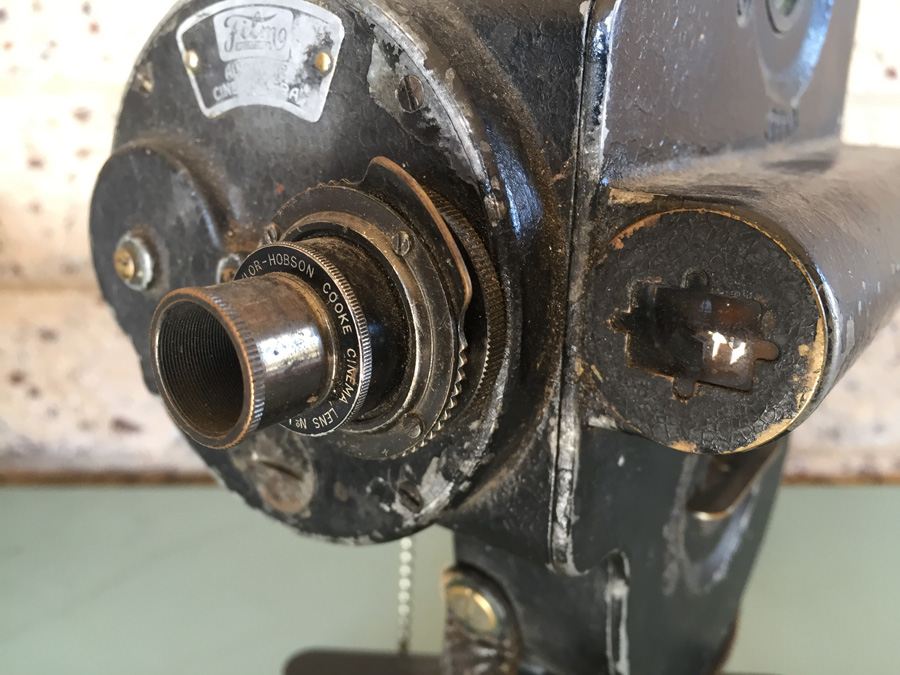 Vintage Bell & Howell Filmo Automatic Cine Camera And Craig Junior 8-16MM Film Splicer [Photo 12]