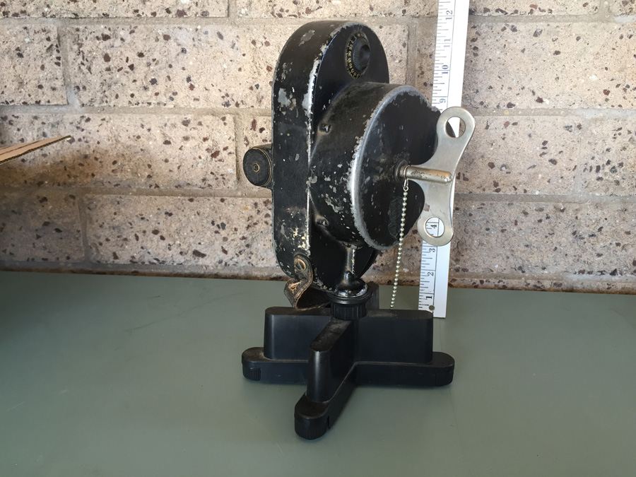 Vintage Bell & Howell Filmo Automatic Cine Camera And Craig Junior 8-16MM Film Splicer [Photo 11]