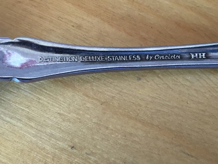 Large Set of Distinction Deluxe Flatware By Oneida HH [Photo 3]