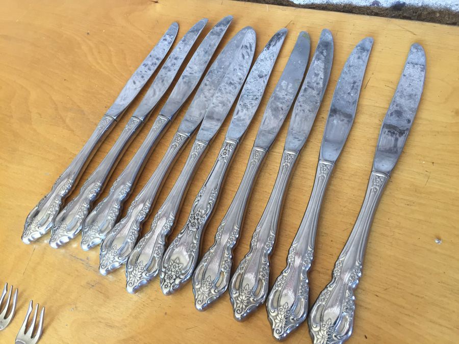 Large Set of Distinction Deluxe Flatware By Oneida HH [Photo 8]