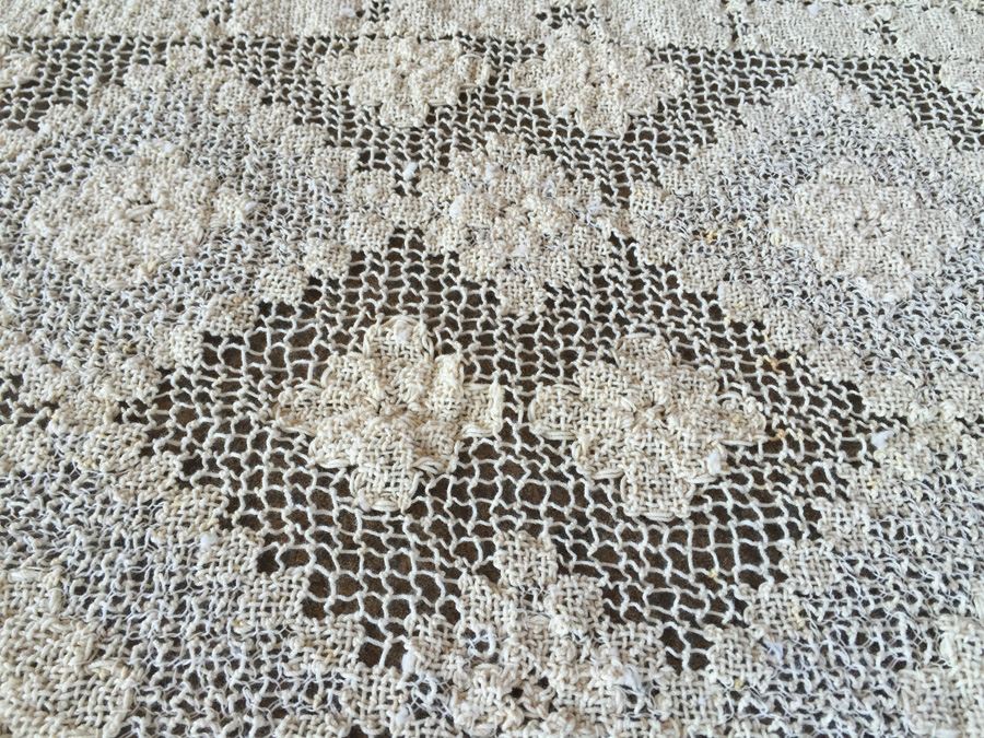 Vintage Hand Crocheted Tablecloth [Photo 8]