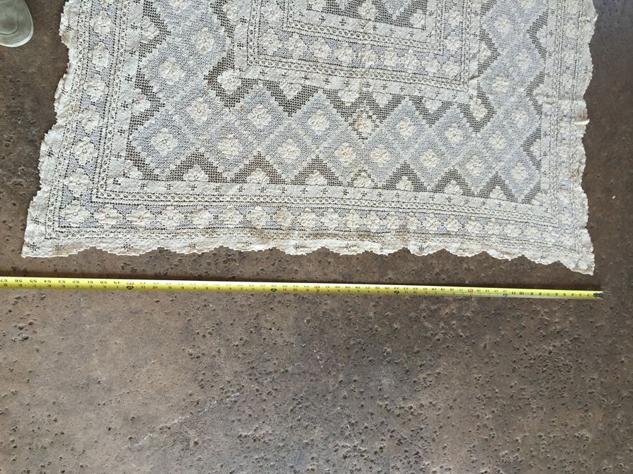 Vintage Hand Crocheted Tablecloth [Photo 9]