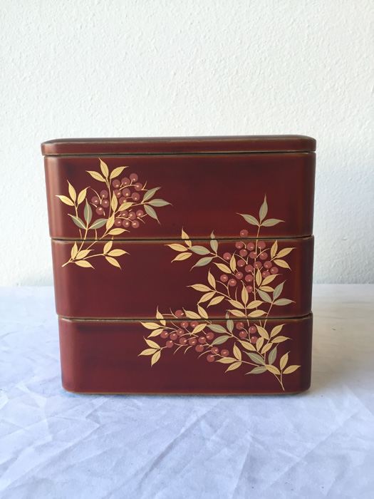 3-Tiered Jubako Japanese Lacquer Box [Photo 1]