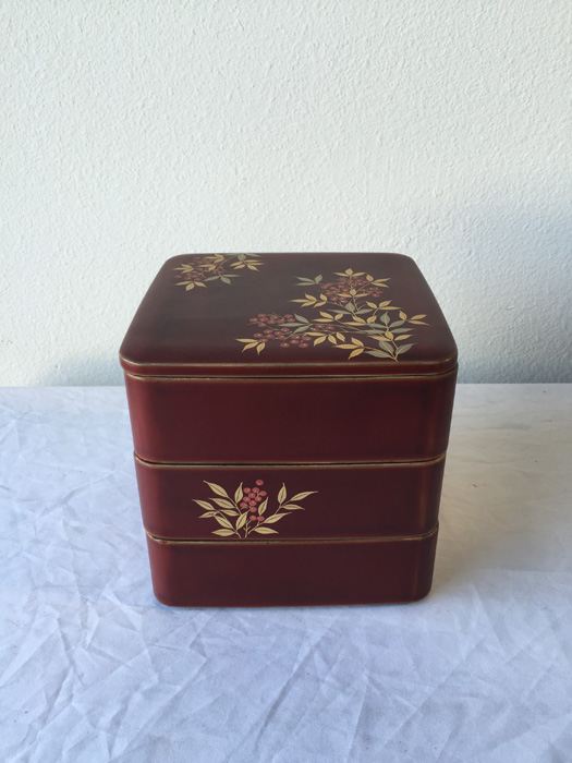 3-Tiered Jubako Japanese Lacquer Box [Photo 5]