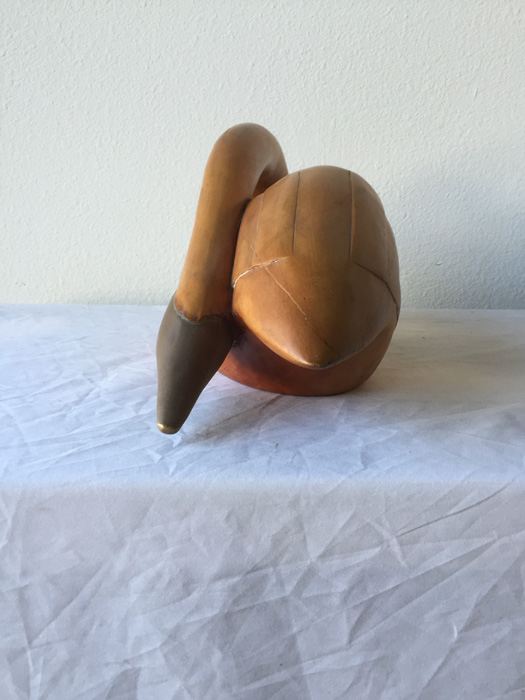 Wooden Carved Swan [Photo 2]