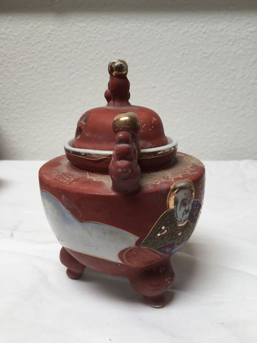 Vintage Japanese Incense Burner - Satsuma - Footed - Foo Dog Top [Photo 8]