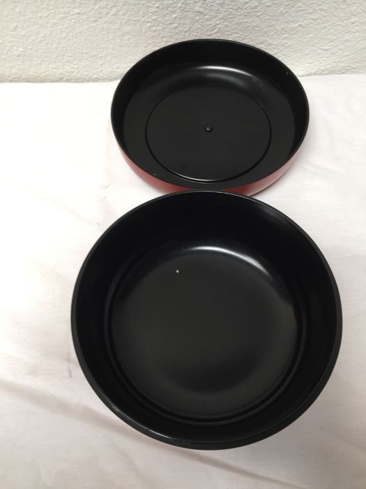 Vintage Red Bowl With Lid [Photo 2]