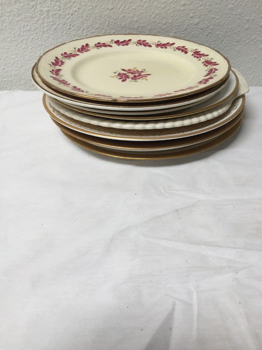 Plate Lot - Some Hand Painted [Photo 3]