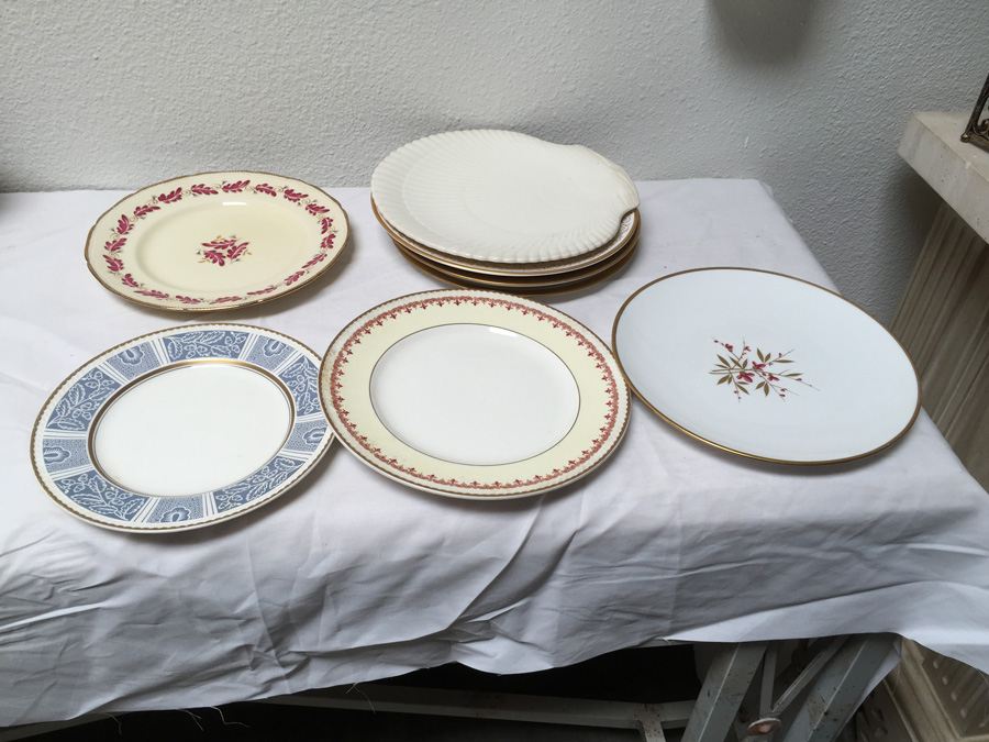 Plate Lot - Some Hand Painted [Photo 2]
