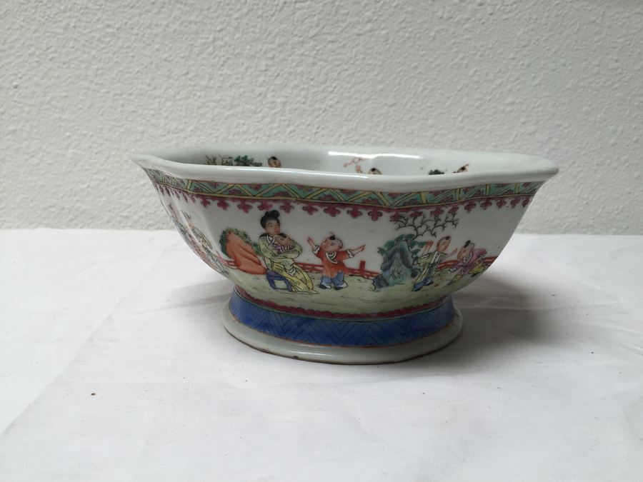 Vintage Chinese Hand Painted Bowl [Photo 4]