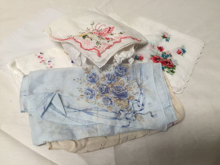 Linen Lot [Photo 1]