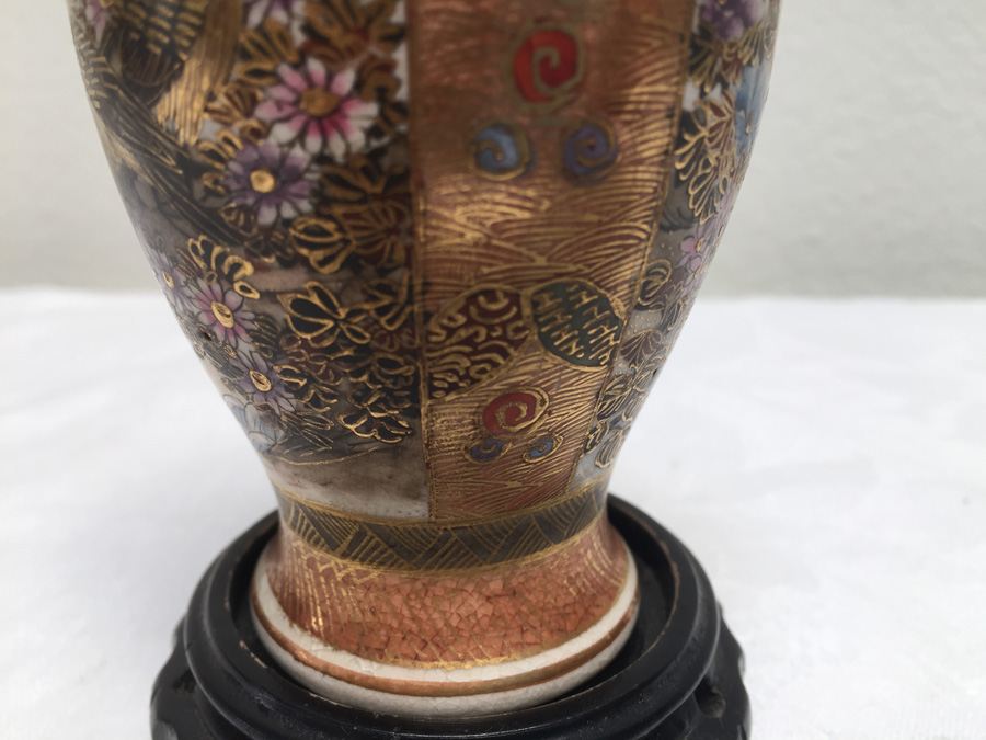 Beautifully Hand Painted Vintage Asian Vase With Dragon Serpent - Note Repaired Damage At Top [Photo 18]