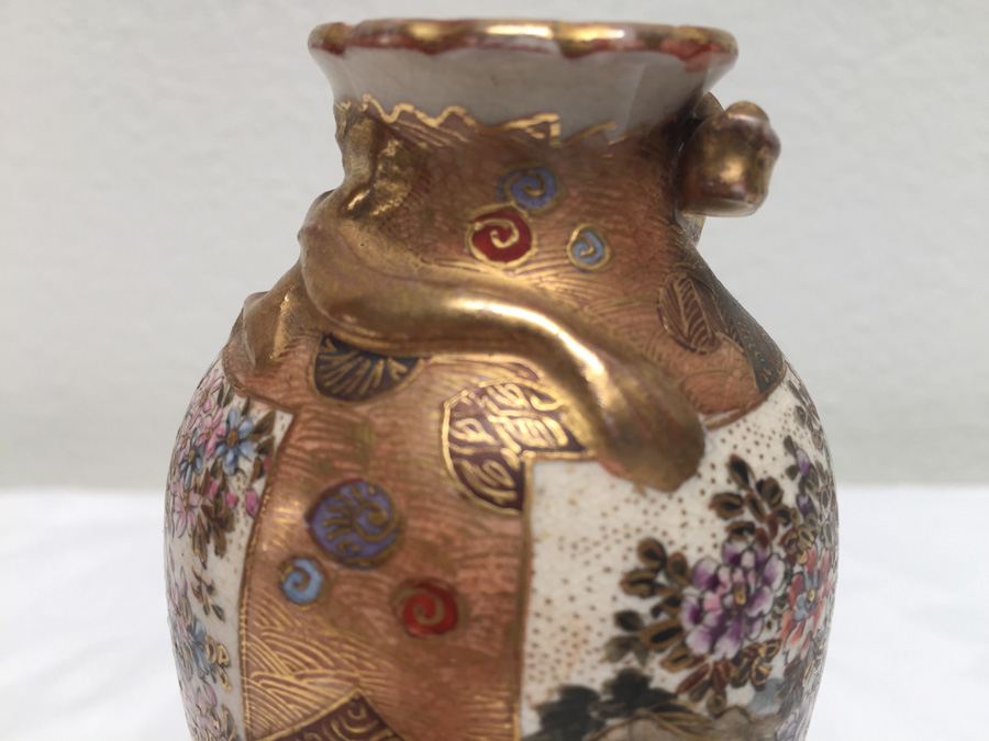 Beautifully Hand Painted Vintage Asian Vase With Dragon Serpent - Note Repaired Damage At Top [Photo 9]