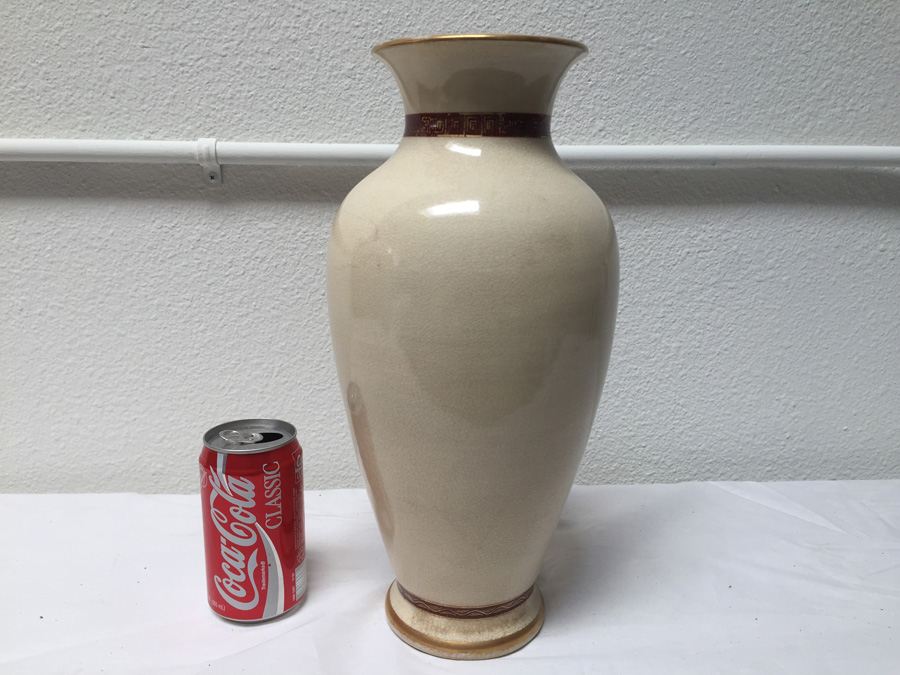 Large Vintage Japanese Satsuma Vase [Photo 9]