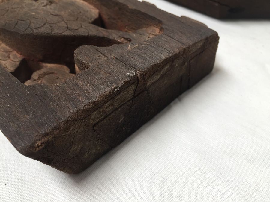 Old Asian Wood Carvings Of Dragon [Photo 22]