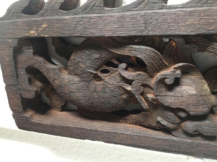Old Asian Wood Carvings Of Dragon [Photo 13]
