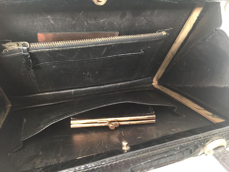 Black Aligator Skin Handbag [Photo 4]