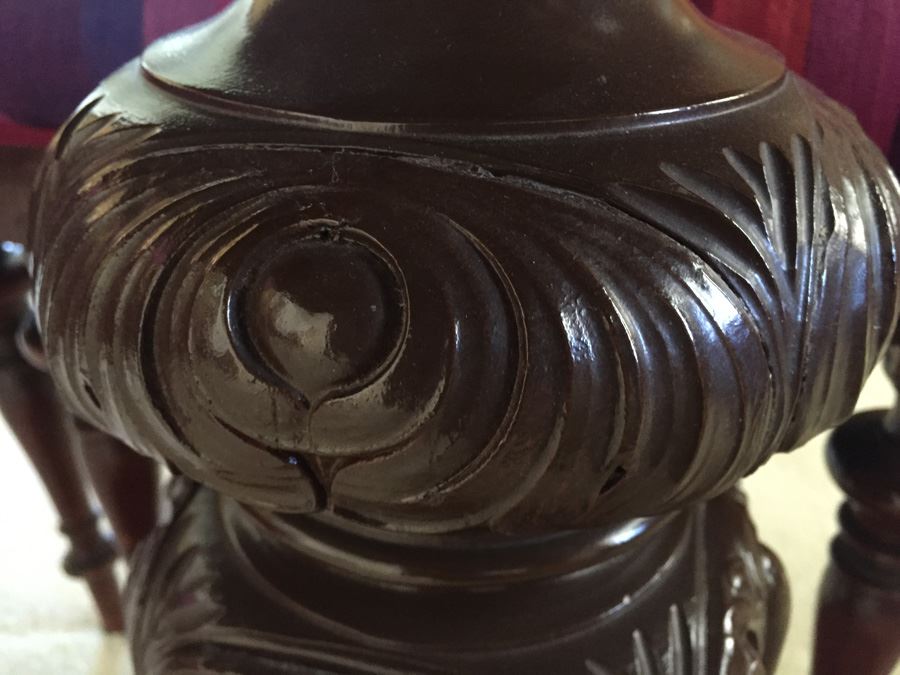 Wood Carved Pedestal Table With Four Chairs [Photo 13]