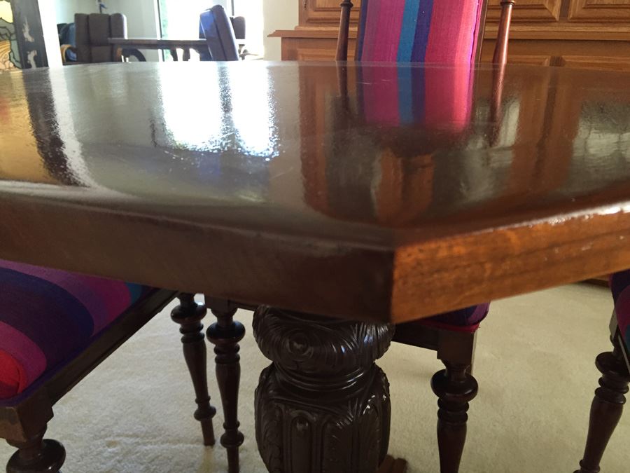 Wood Carved Pedestal Table With Four Chairs [Photo 19]