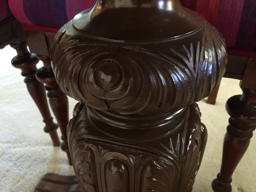 Wood Carved Pedestal Table With Four Chairs [Photo 12]