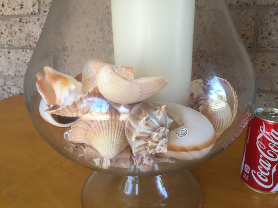 Glass Vase With Shells And Candle [Photo 4]