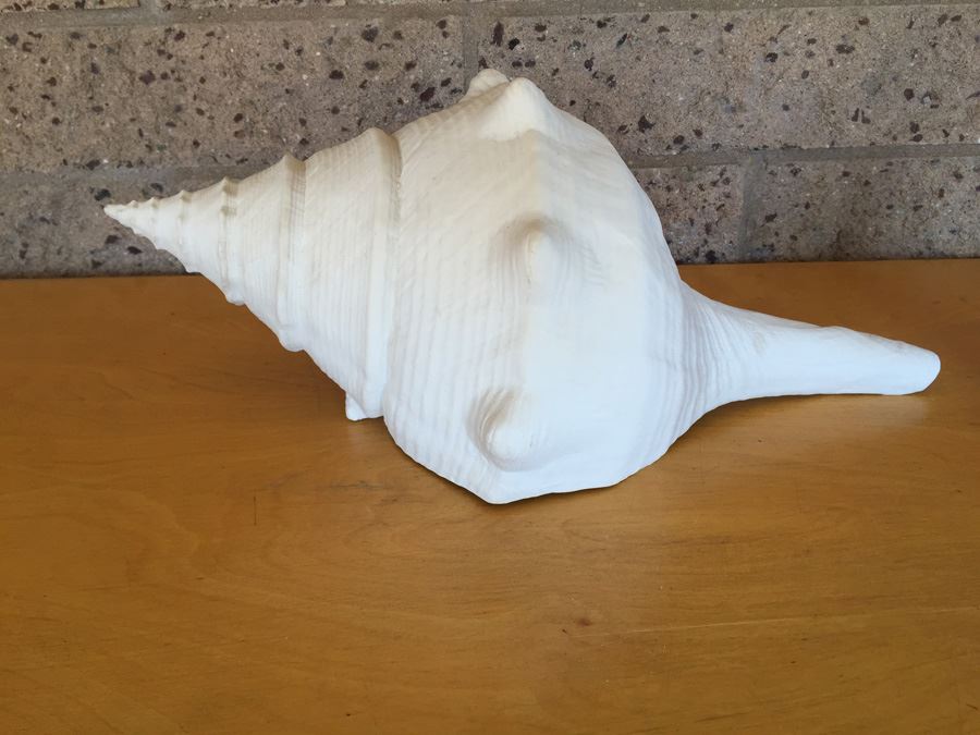 White Decorative Conch Shell (Manufactured) [Photo 2]