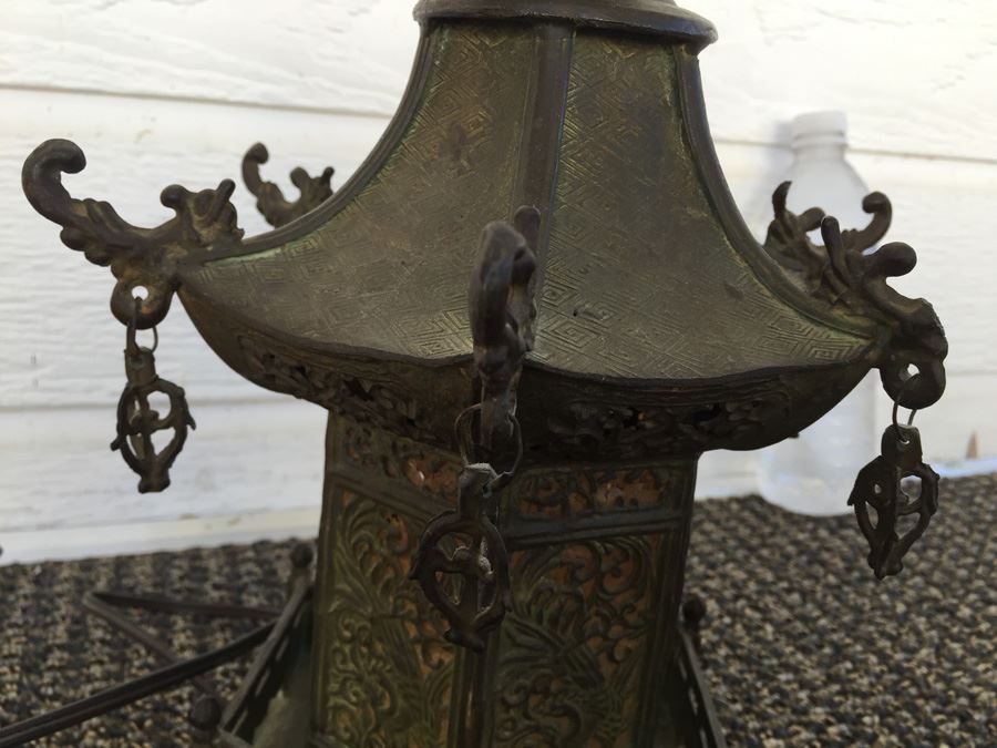 Stunning Asian Metal Lamp [Photo 15]