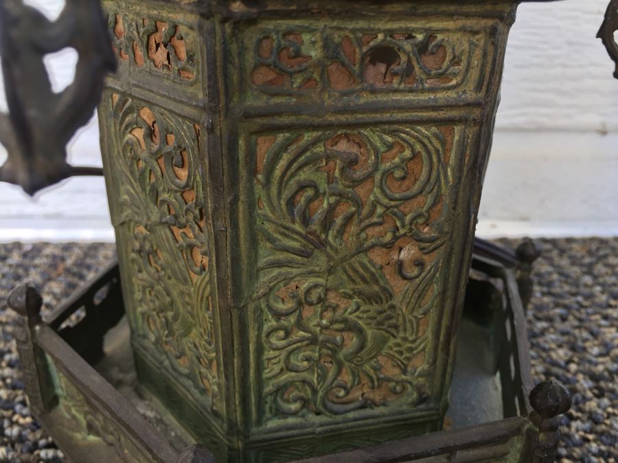 Stunning Asian Metal Lamp [Photo 6]